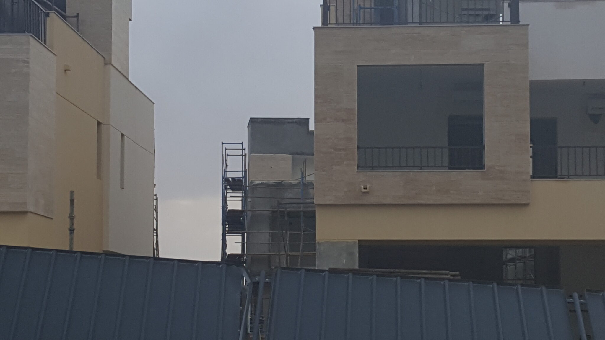 Villa façade cladding works